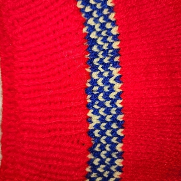 Vintage Knitted Handmade Child’s Christmas Sweater 2t/4t Red - Picture 2 of 6